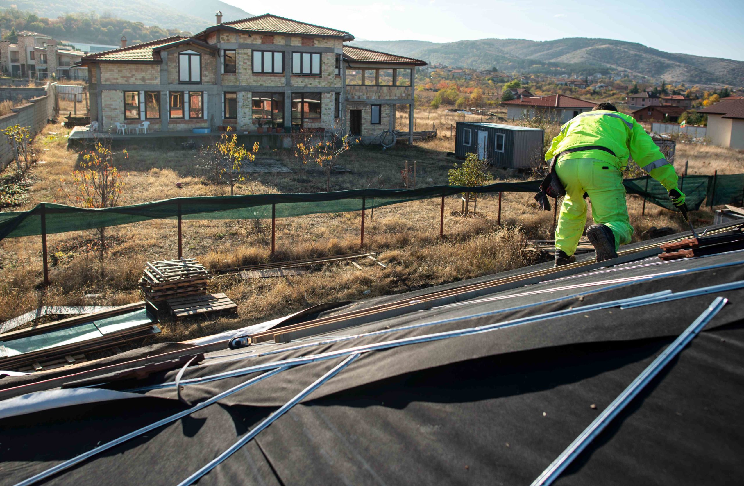 repair-and-build-construction-of-roof-conception-f-Q69K4X2 (1)
